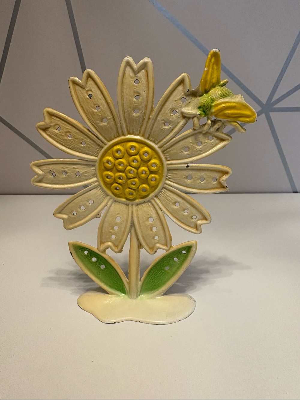 Vintage Revere USA Daisy Cast Iron Earring Holder 🌼🦋